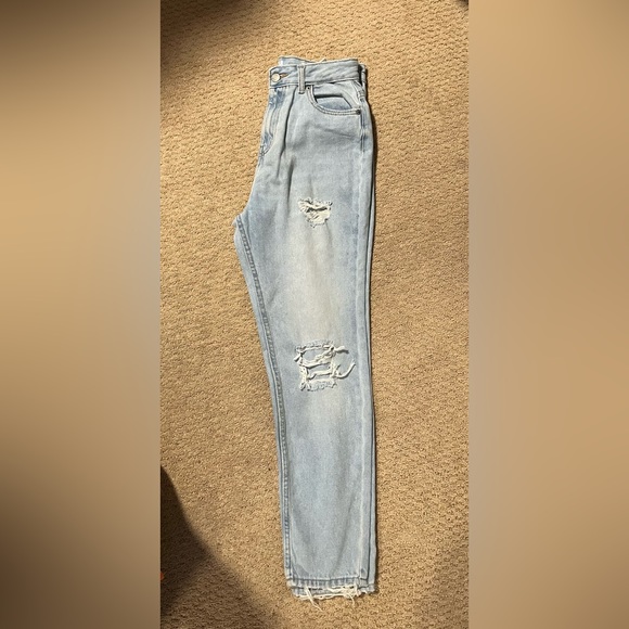 Distressed Jeans - Picture 4 of 7